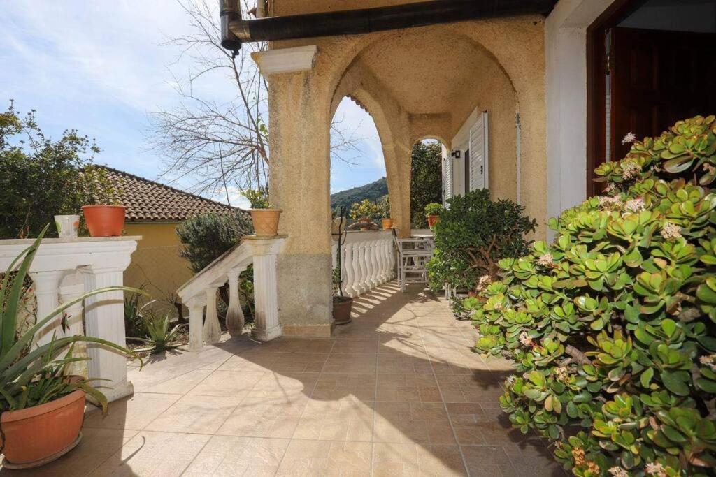 “Katerina'S Guest House” Kato Garouna Экстерьер фото